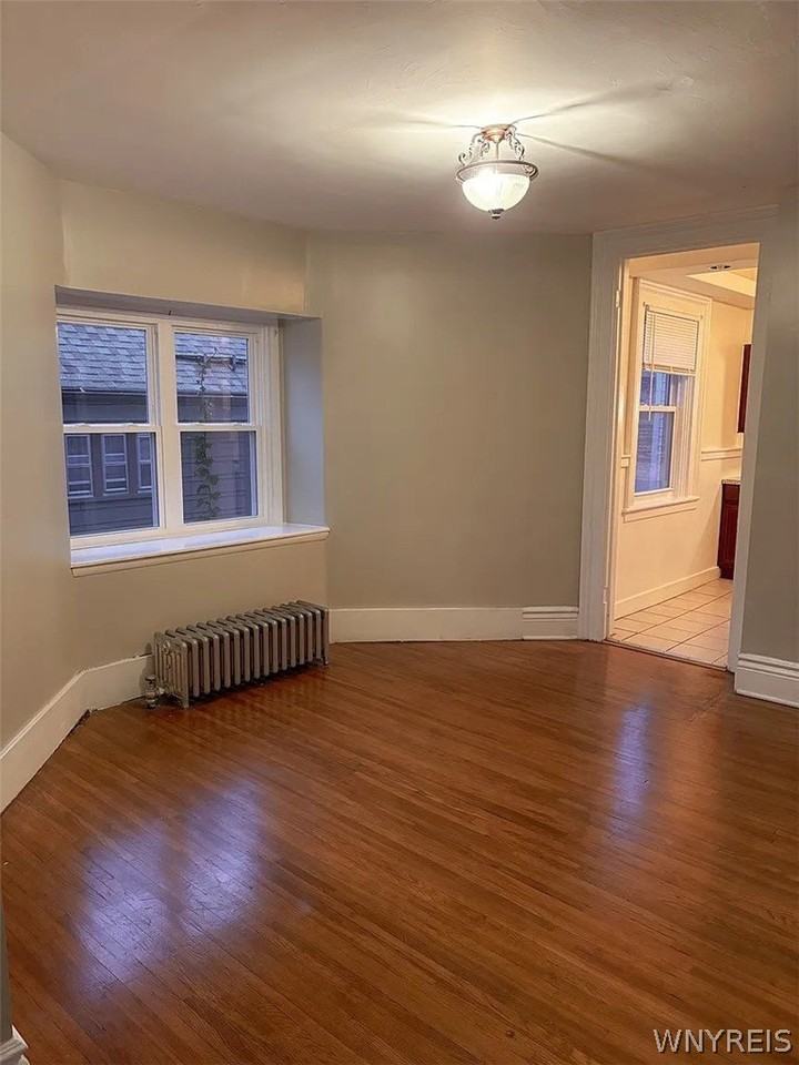 233 Pennsylvania St #3 - Photo 3 of 8