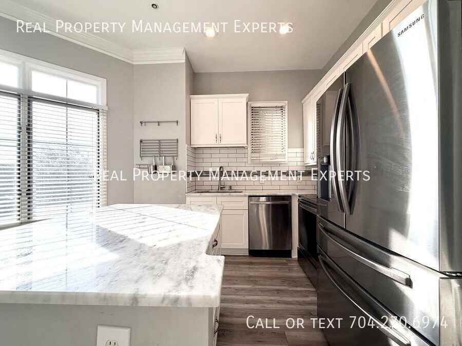 761 N Alexander St - Photo 3 of 14