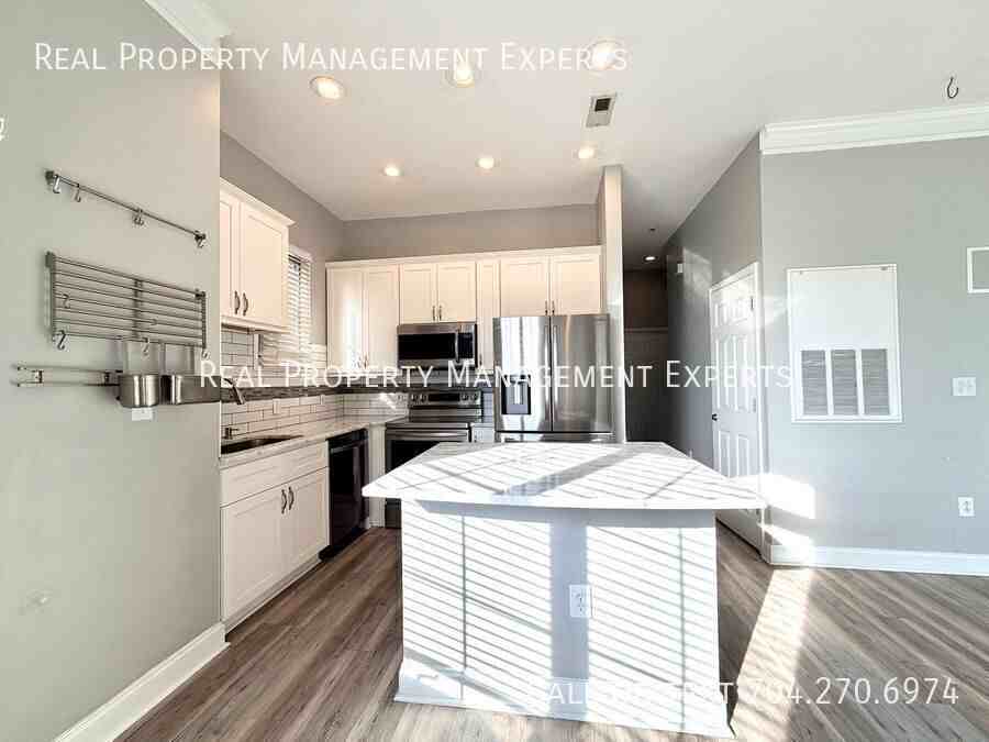 761 N Alexander St - Photo 5 of 14