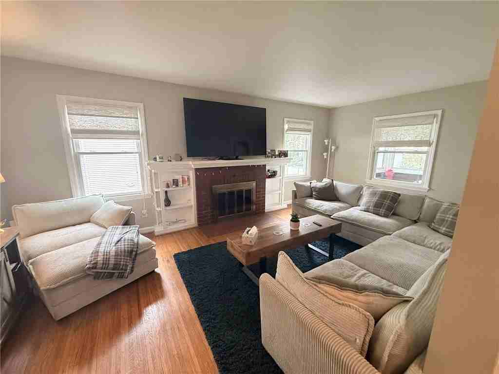 165 Orchard Dr - Photo 4 of 33