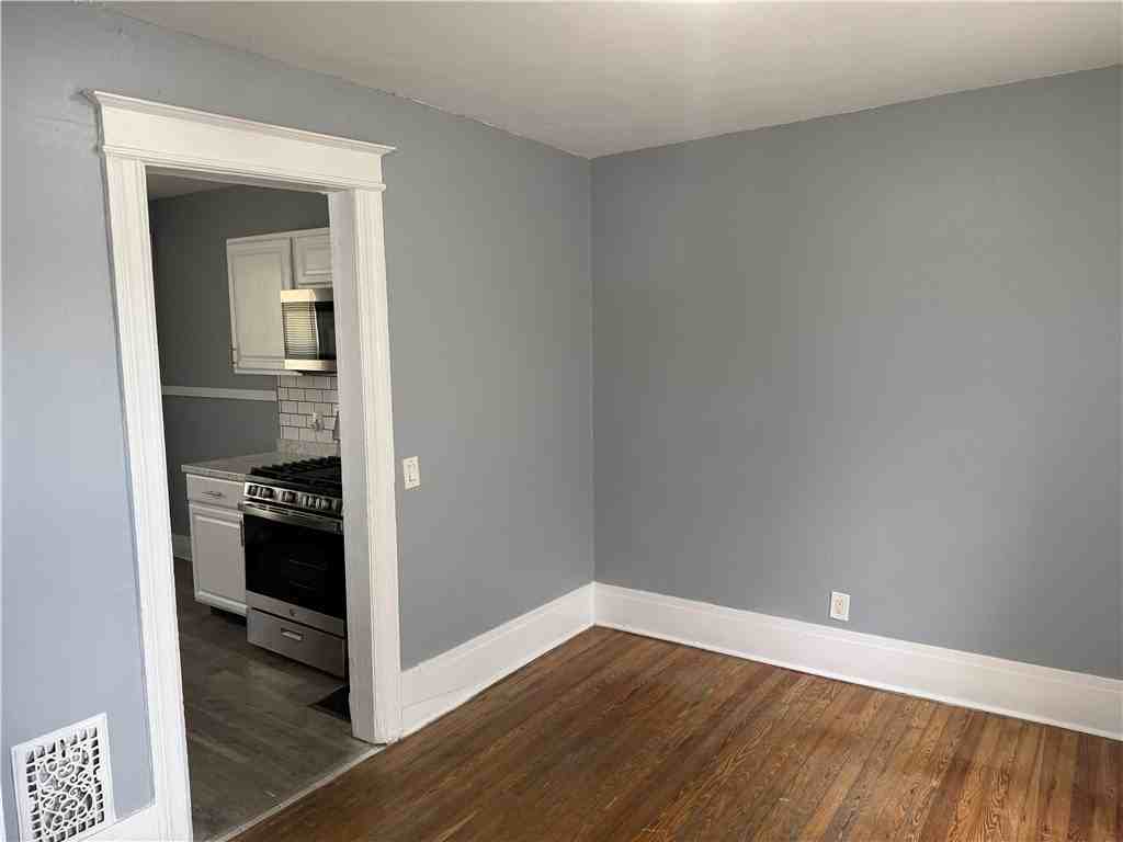161 S Union St - Photo 4 of 17