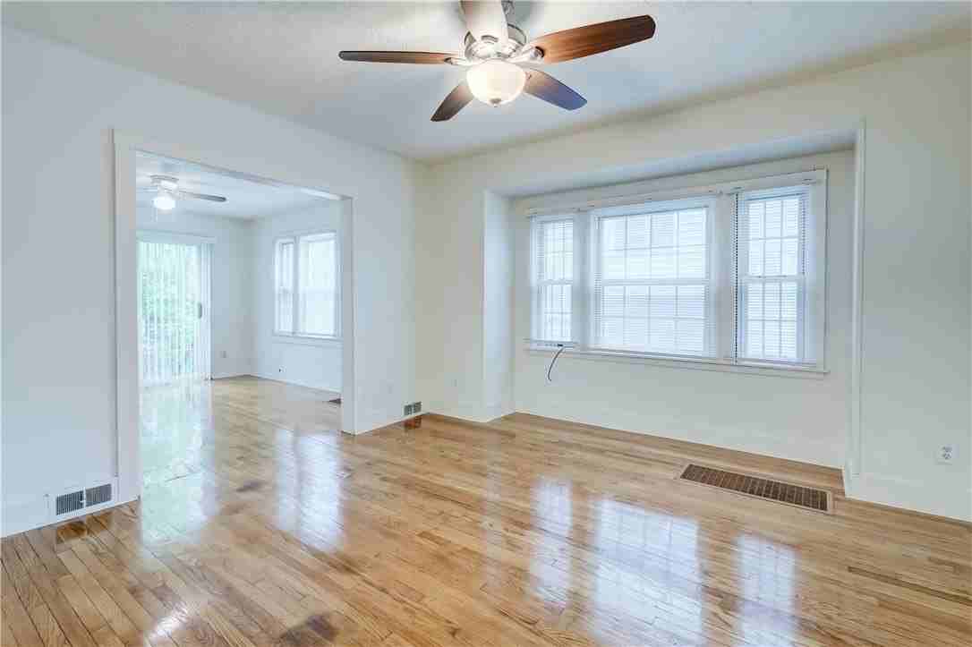 49 Depew St - Photo 6 of 35