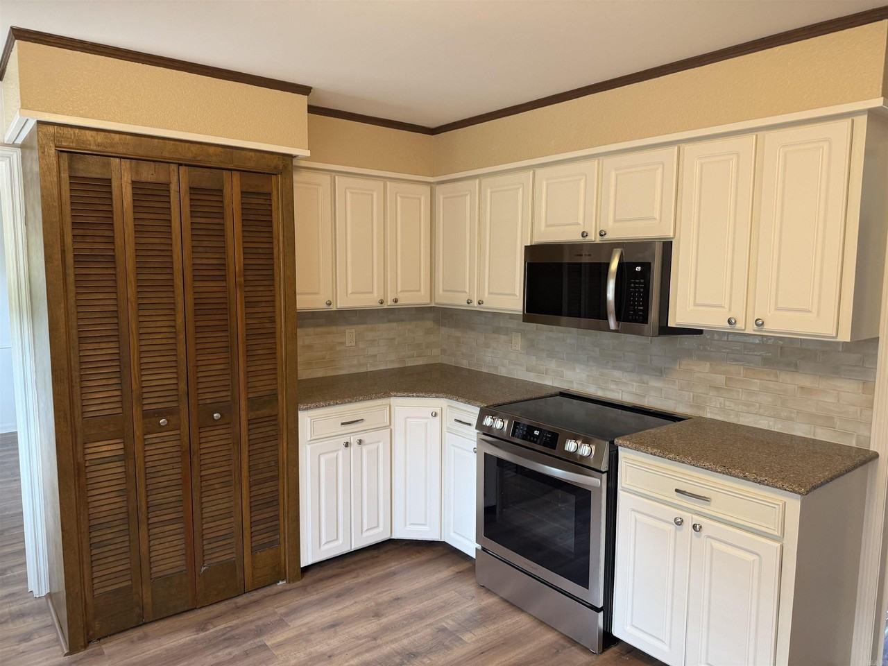 11417 Ethan Allen Dr - Photo 5 of 18