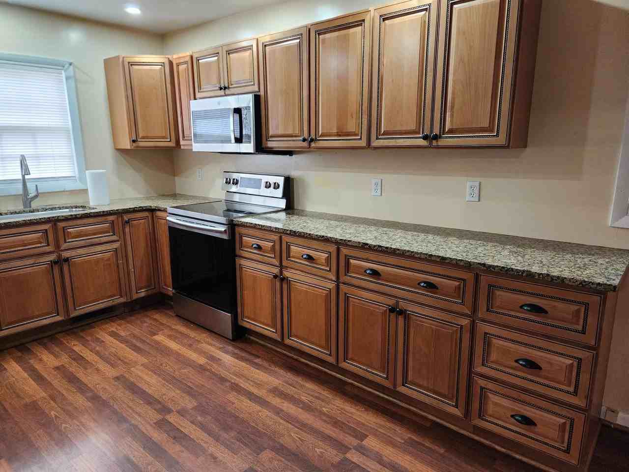 613 8th Ave S - Photo 4 of 22