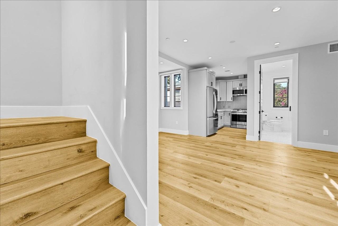 1348 S Burnside Ave #04 - Photo 7 of 21