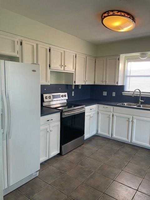 6149 Angus Dr - Photo 4 of 25