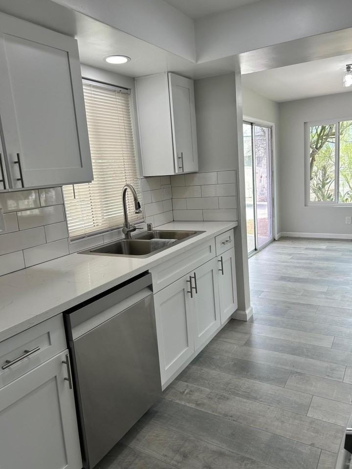 12526 Spruce St - Photo 6 of 18