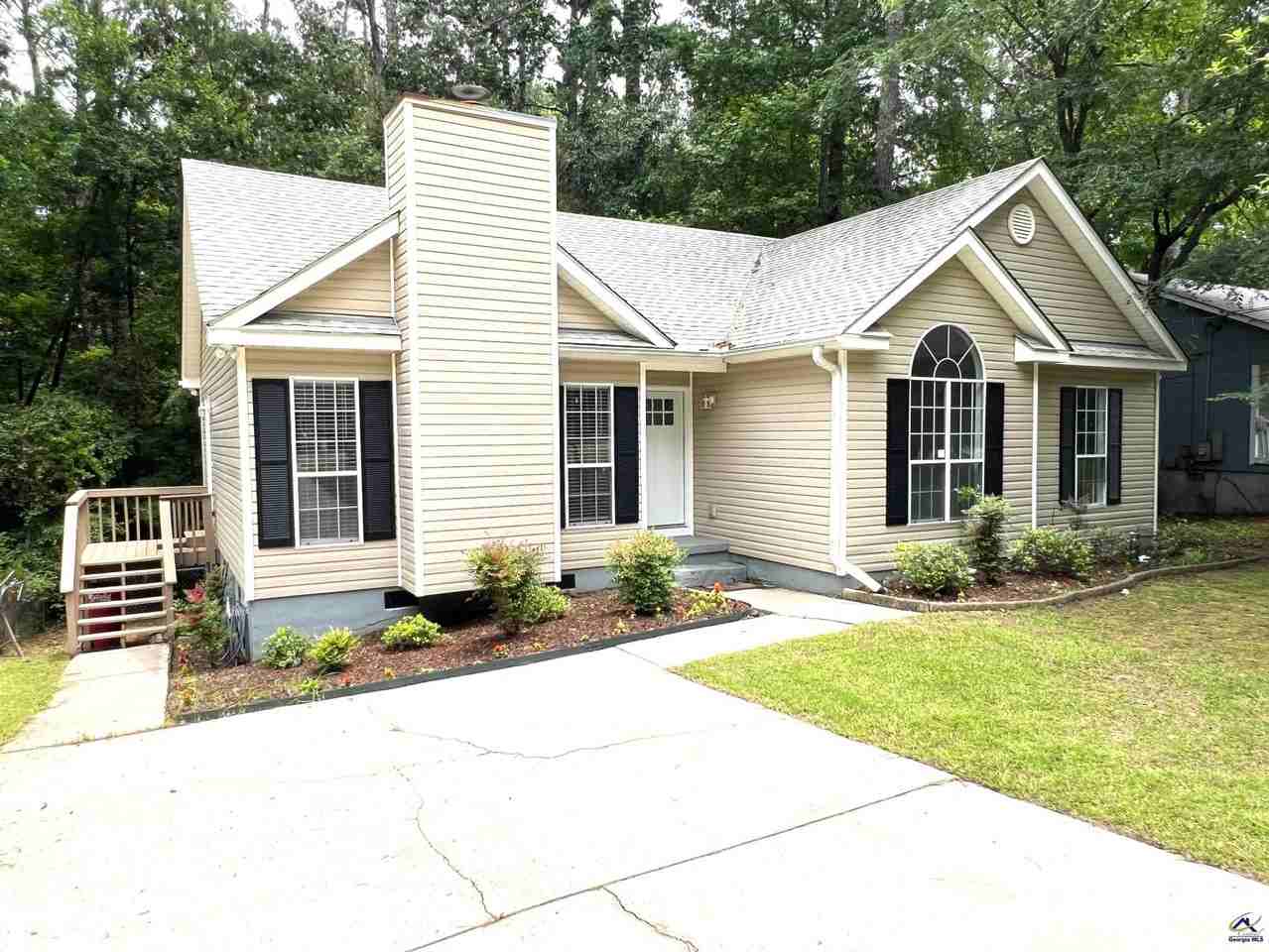 542 Loblolly Ln - Photo 2 of 22