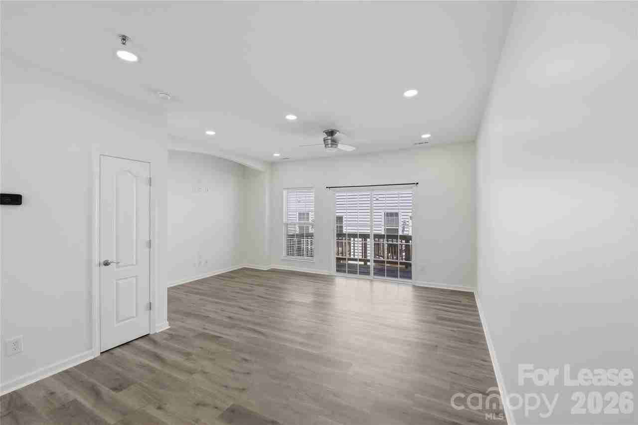 6621 Tor Dr - Photo 3 of 30