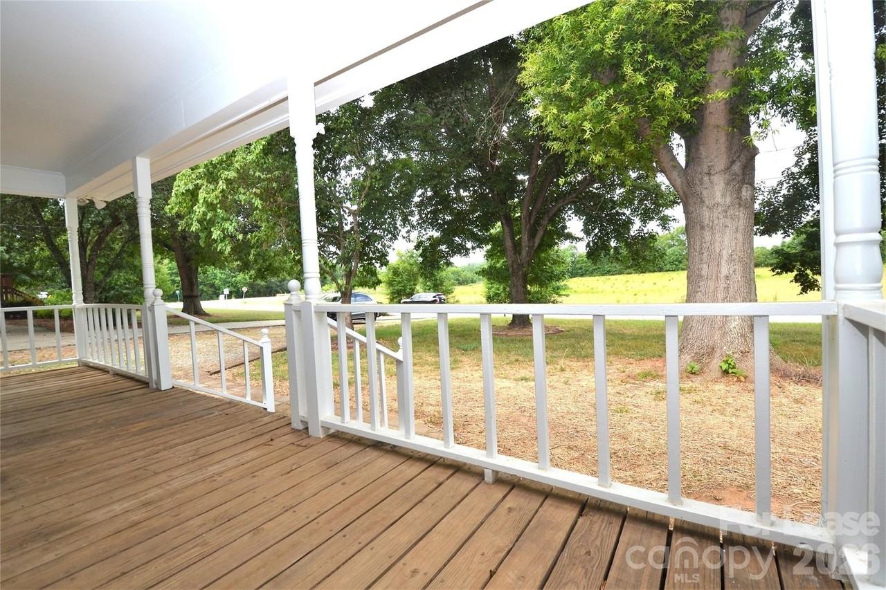 13809 Mayes Rd - Photo 3 of 24