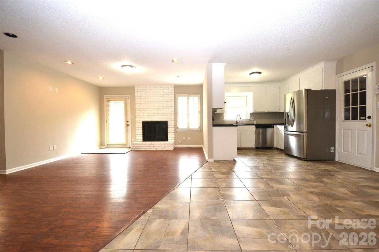 13809 Mayes Rd - Photo 4 of 24