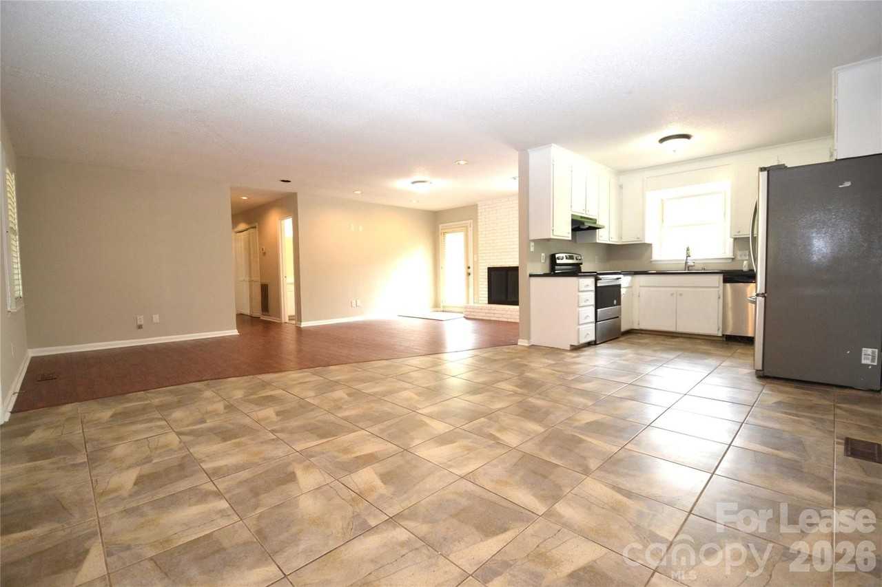 13809 Mayes Rd - Photo 5 of 24
