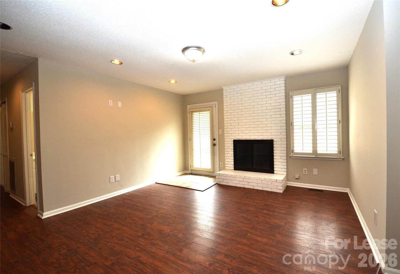 13809 Mayes Rd - Photo 7 of 24
