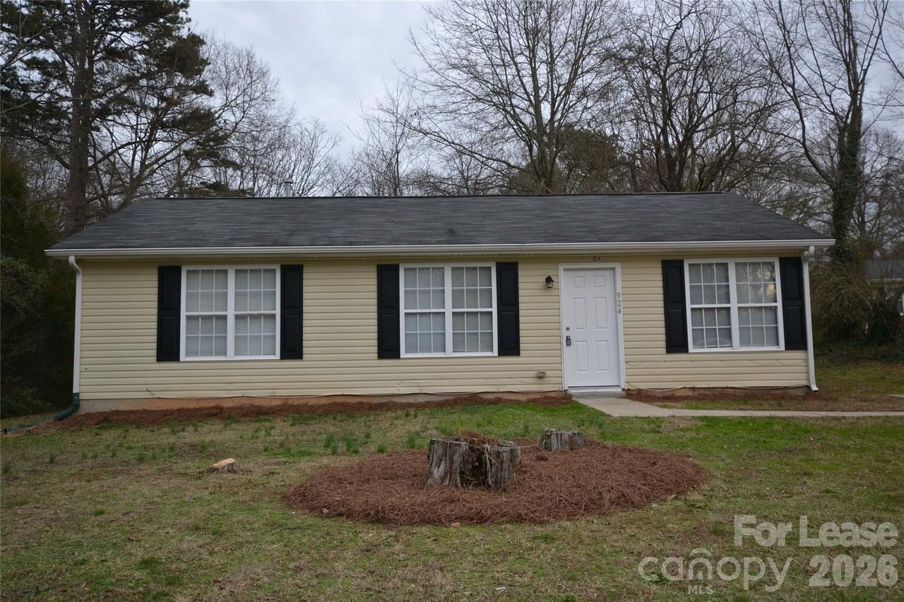 924 Junius St - Photo 2 of 28