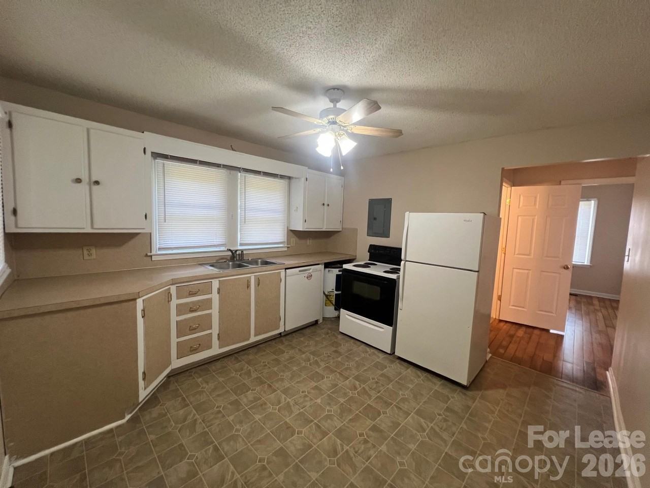 1387 Mount Ulla Hwy - Photo 4 of 8
