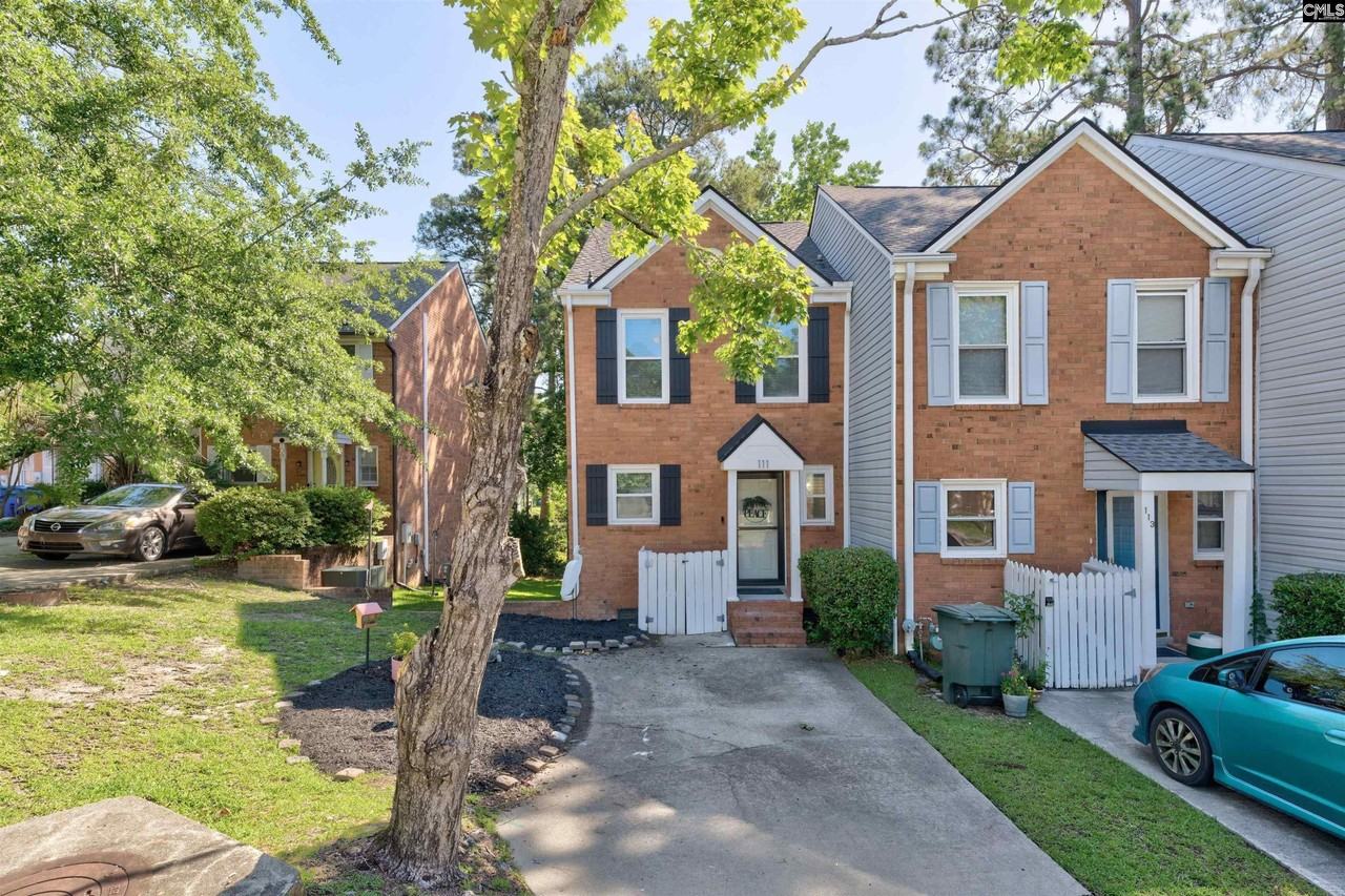 111 Village Walk - Photo 2 of 33