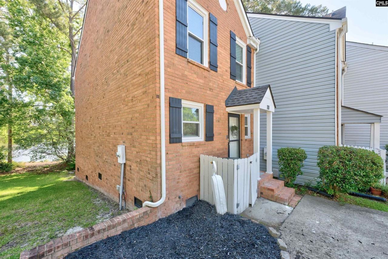111 Village Walk - Photo 5 of 33