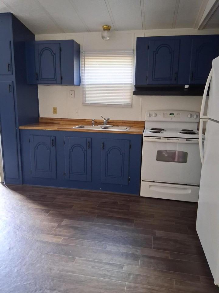 213 Enterprise St - Photo 2 of 13