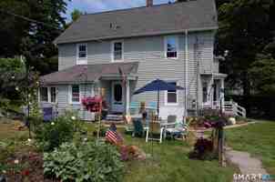 featured image of 33 Barry Ave #1