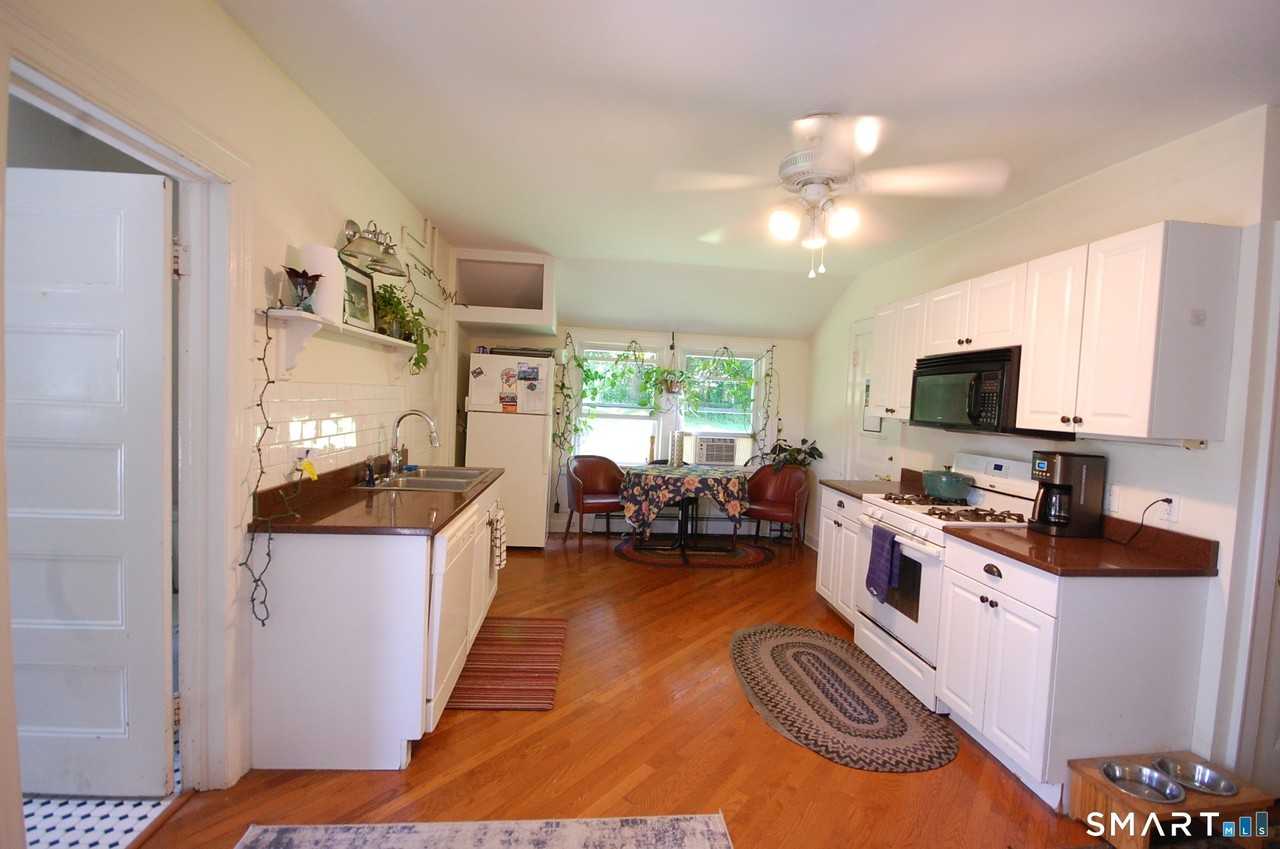 33 Barry Ave #1 - Photo 4 of 17