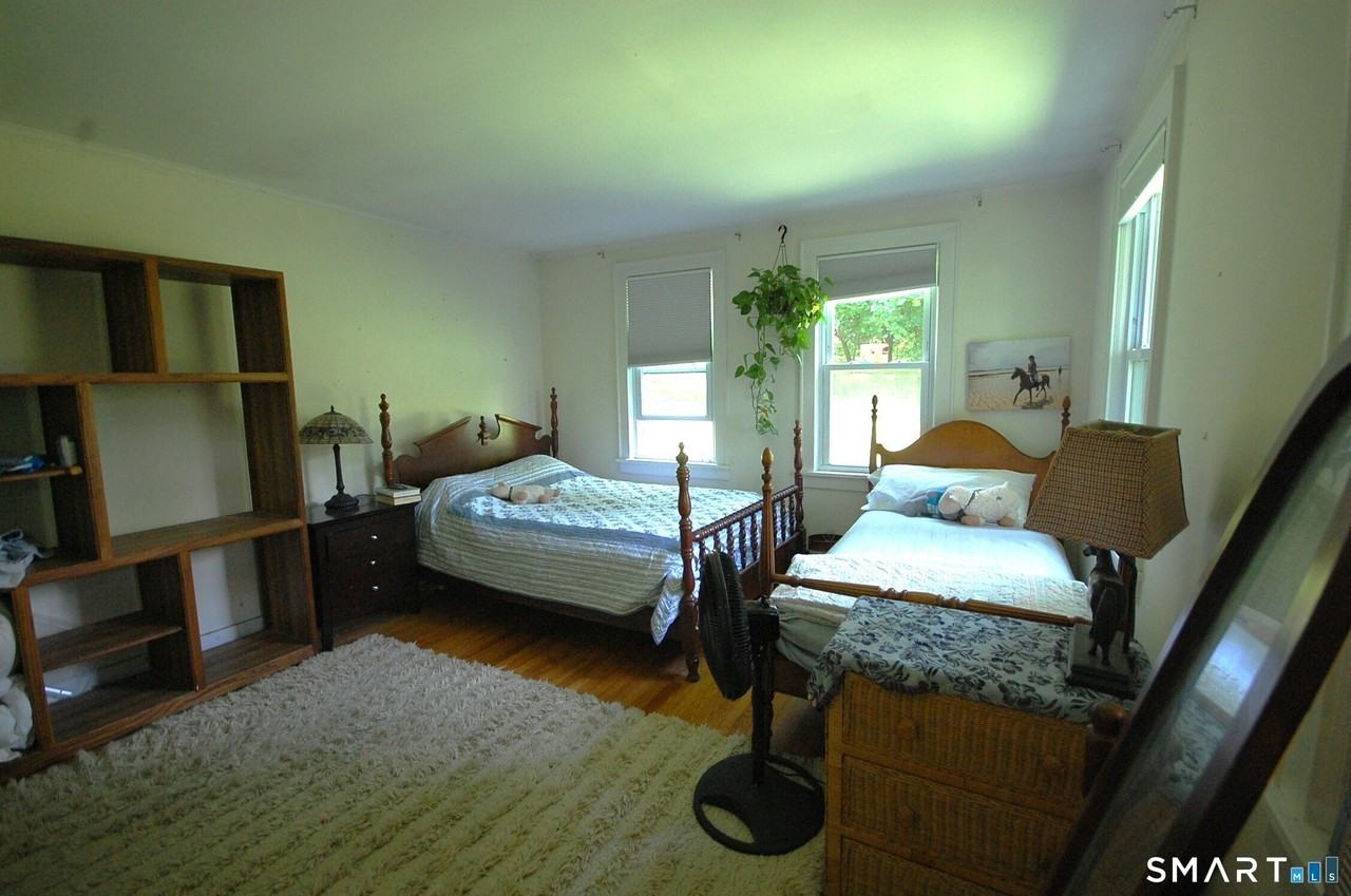 33 Barry Ave #1 - Photo 7 of 17