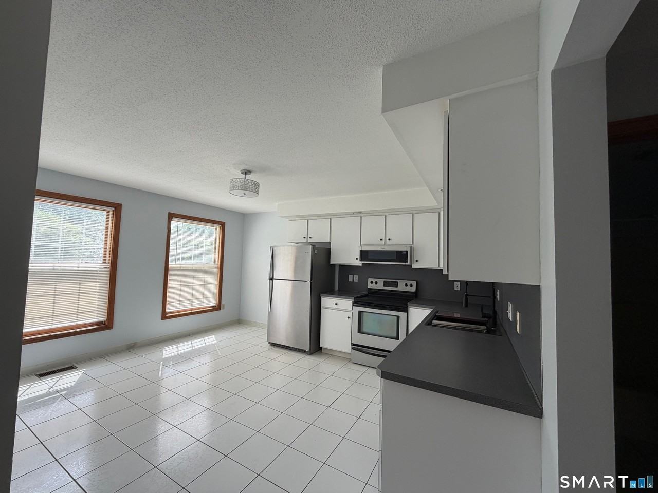 1539 Farmington Ave #1541 - Photo 5 of 17