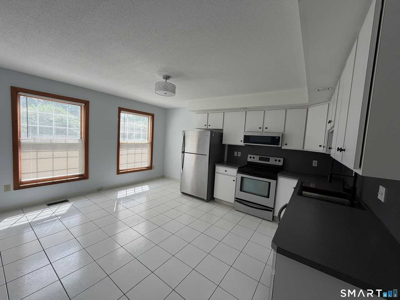 1539 Farmington Ave #1541 - Photo 6 of 17