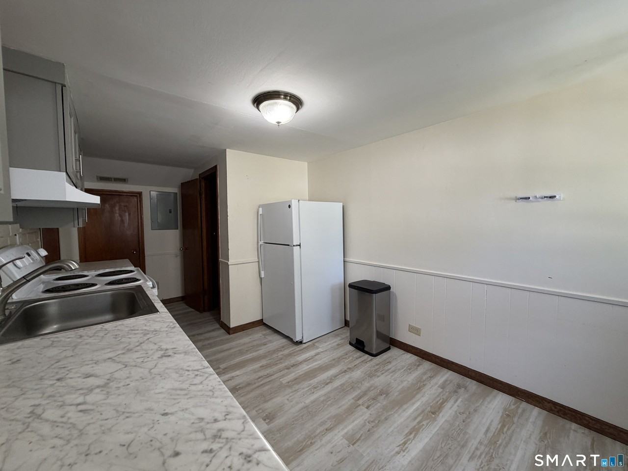 30 Aceto St - Photo 4 of 13