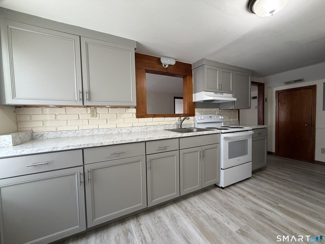 30 Aceto St - Photo 5 of 13