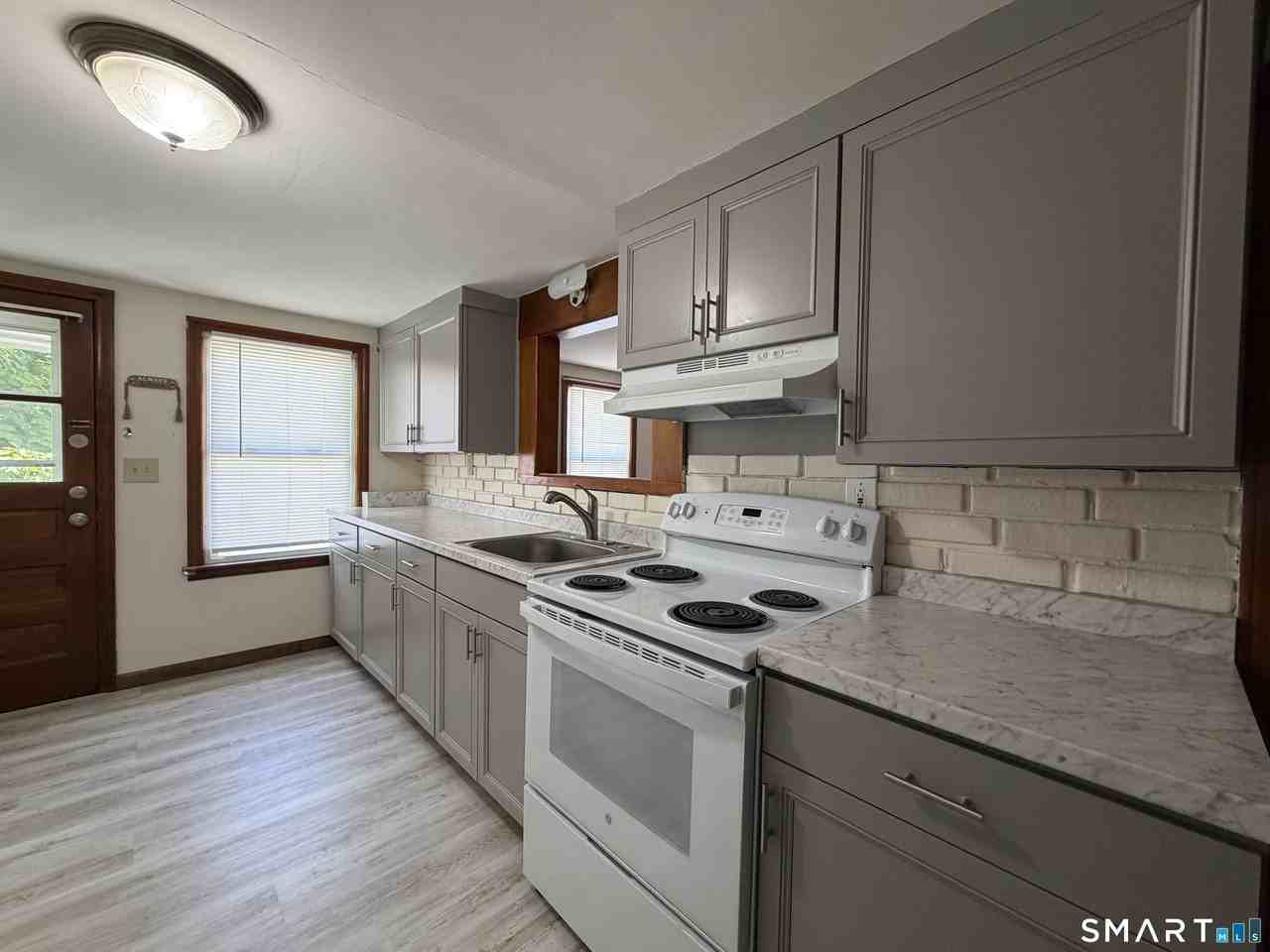 30 Aceto St - Photo 7 of 13