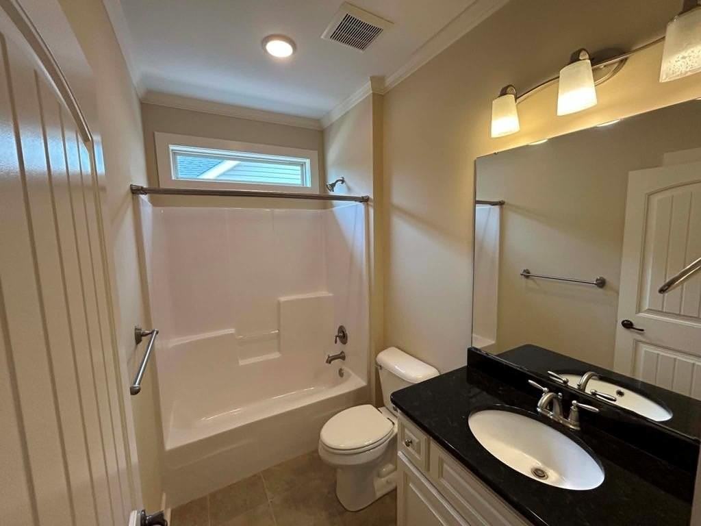 205 Princeton Dr - Photo 3 of 15