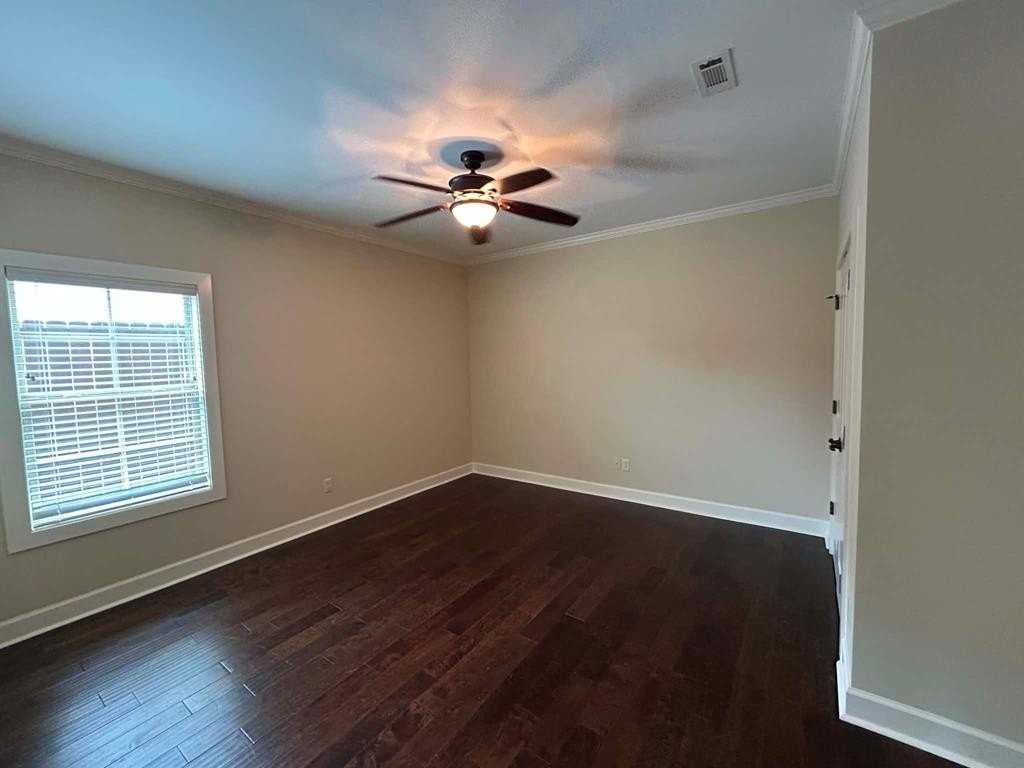 205 Princeton Dr - Photo 4 of 15