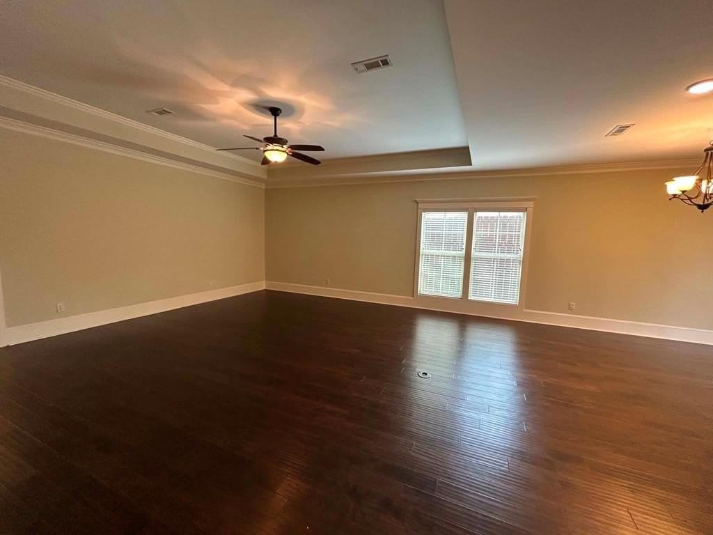 205 Princeton Dr - Photo 6 of 15