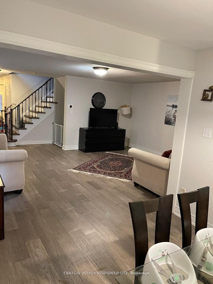 805 Sisler Ave - Photo 3 of 11