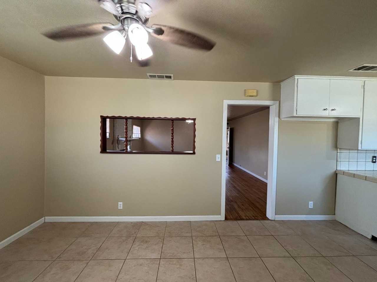 4125 Kenmore Dr S - Photo 7 of 25