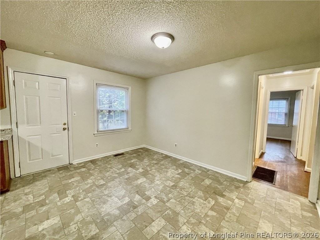 3533 Furman Dr - Photo 5 of 20