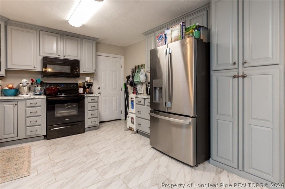 413 Langdon St - Photo 3 of 25