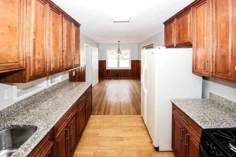 5075 Winters Chapel Rd - Photo 5 of 50