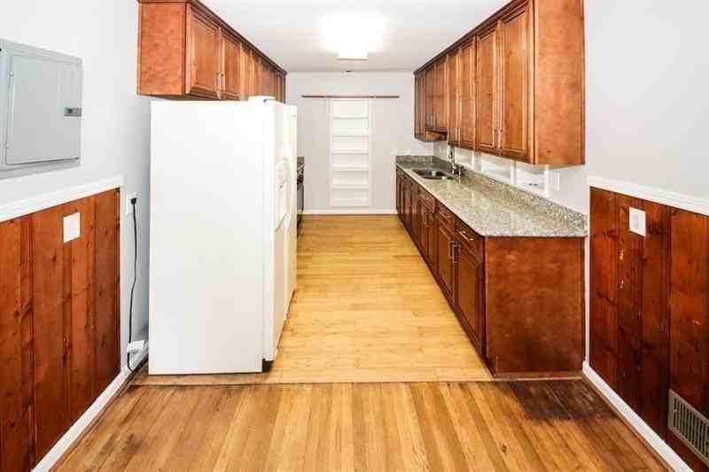 5075 Winters Chapel Rd - Photo 6 of 50