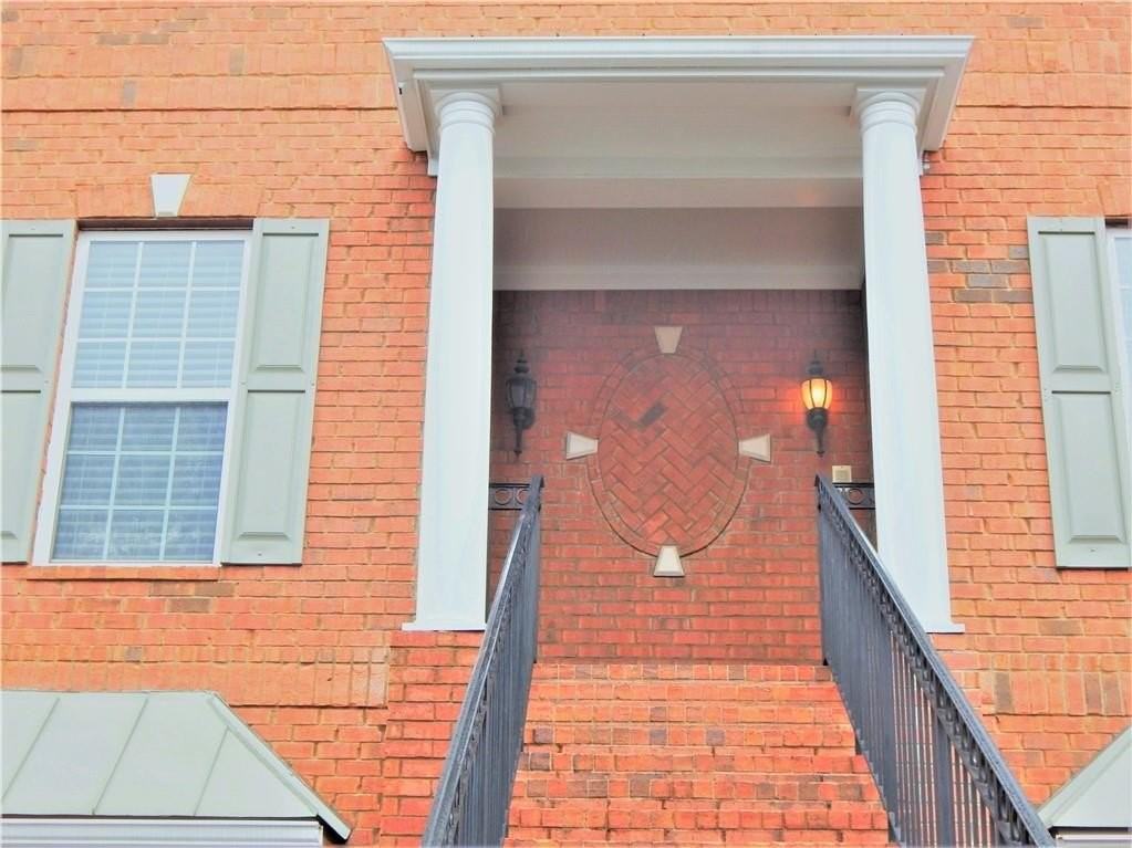 10829 Yorkwood St - Photo 4 of 50