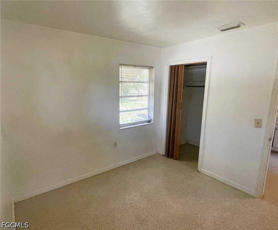 1916 Flamingo Dr - Photo 4 of 7
