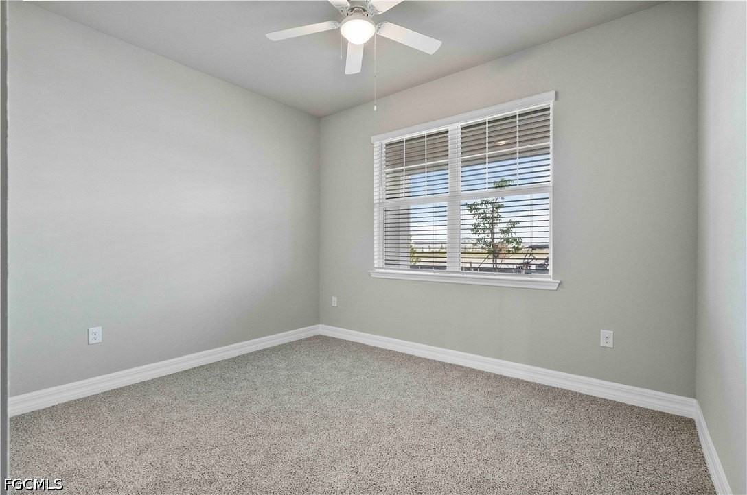 16420 Seven Lakes Ave - Photo 4 of 48