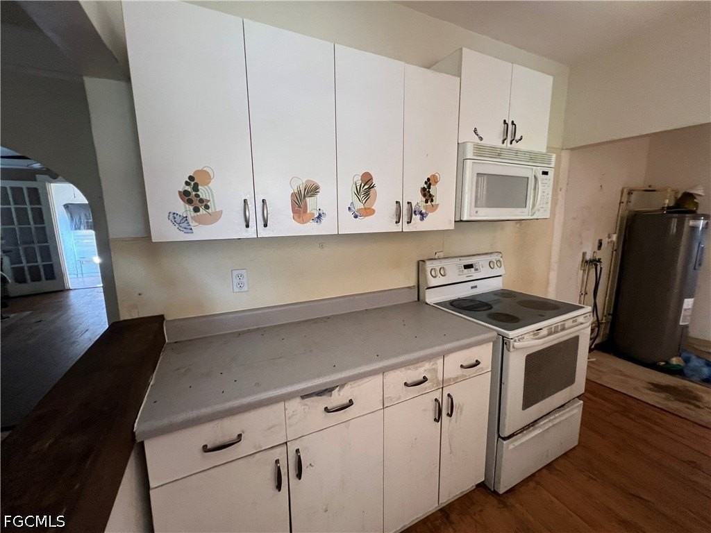 3835 Lake St - Photo 4 of 11