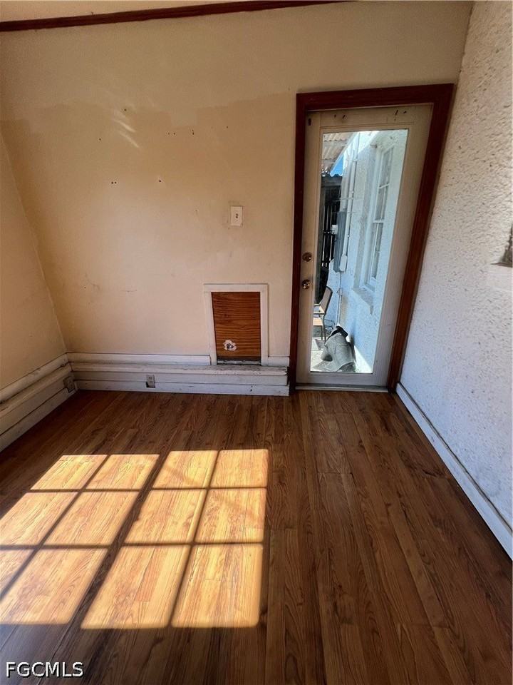 3835 Lake St - Photo 7 of 11
