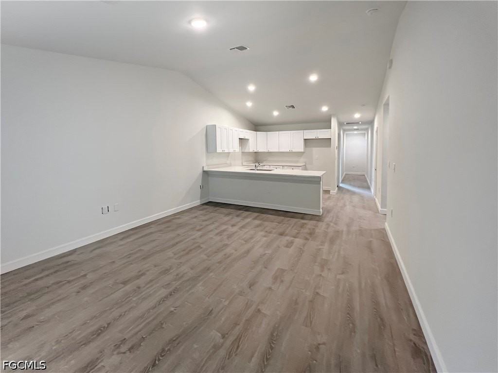 745 Harry Ave S - Photo 7 of 44