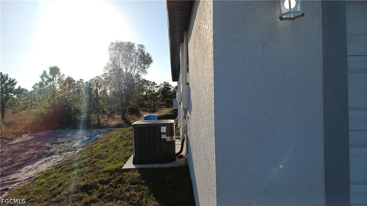 934 Marilyn Ave S - Photo 2 of 16