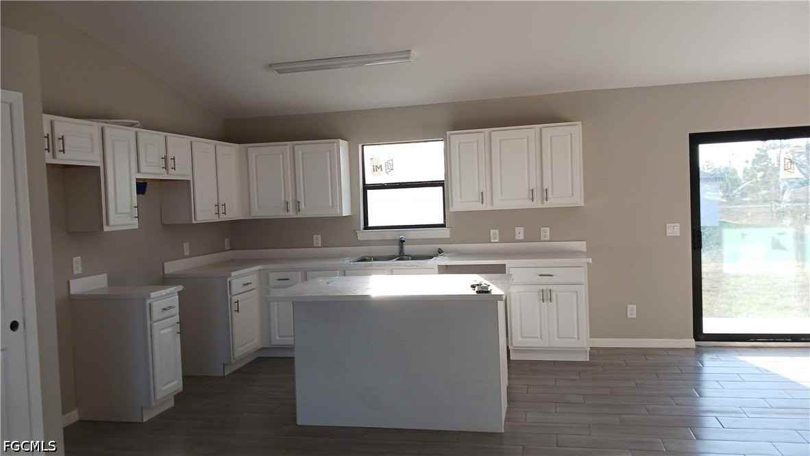 934 Marilyn Ave S - Photo 3 of 16