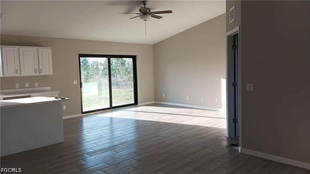 934 Marilyn Ave S - Photo 4 of 16