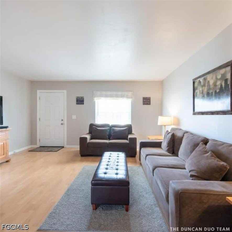 6818 Robinswood Ln - Photo 2 of 9