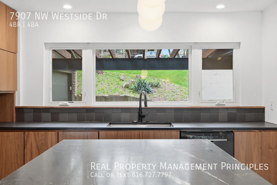 7907 Nw Westside Dr - Photo 3 of 17